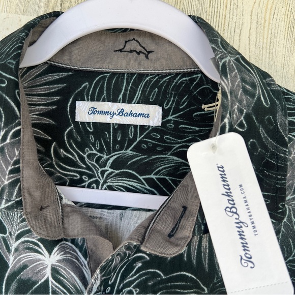 NWT Tommy Bahama 100% Silk Mens S Shirt Casual Button Down Short Sleeve Tropical - Picture 3 of 12